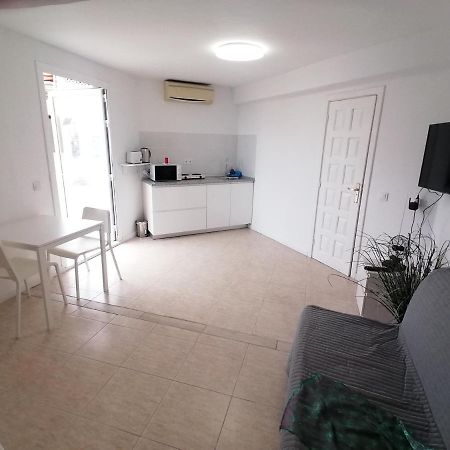 Small Studio, 50 M Front Of The Ocean & Free Wifi Playa Feñabe Eksteriør billede