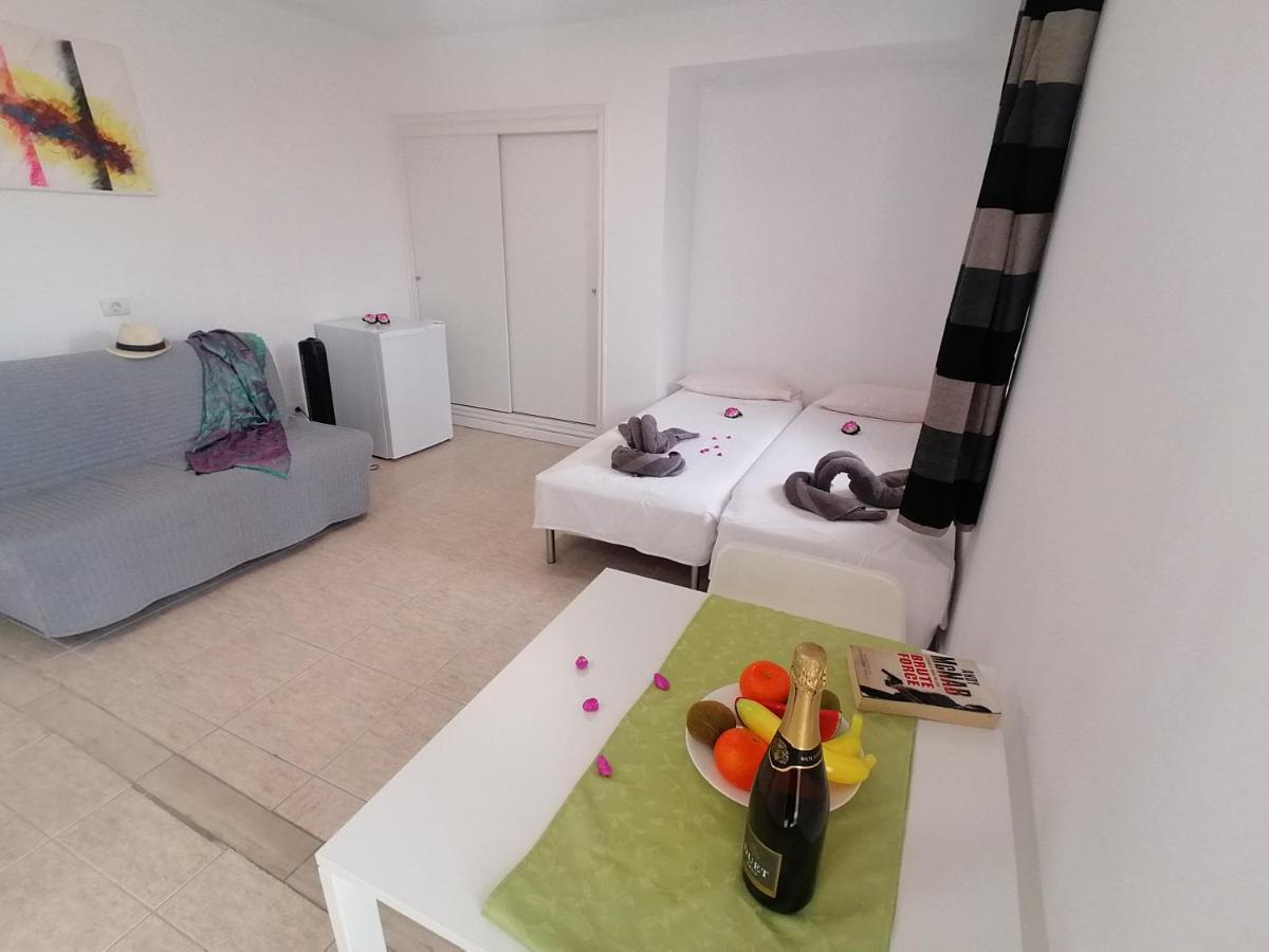 Small Studio, 50 M Front Of The Ocean & Free Wifi Playa Feñabe Eksteriør billede