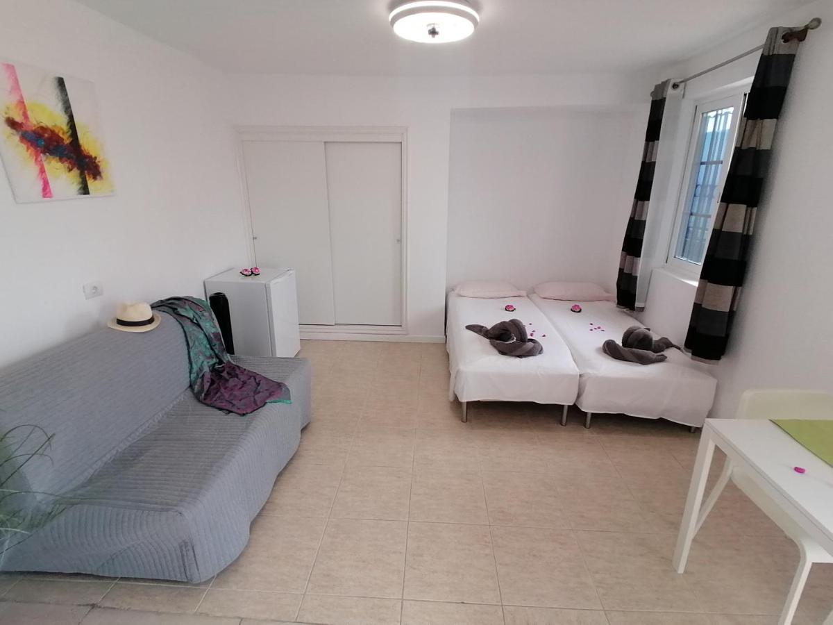 Small Studio, 50 M Front Of The Ocean & Free Wifi Playa Feñabe Eksteriør billede