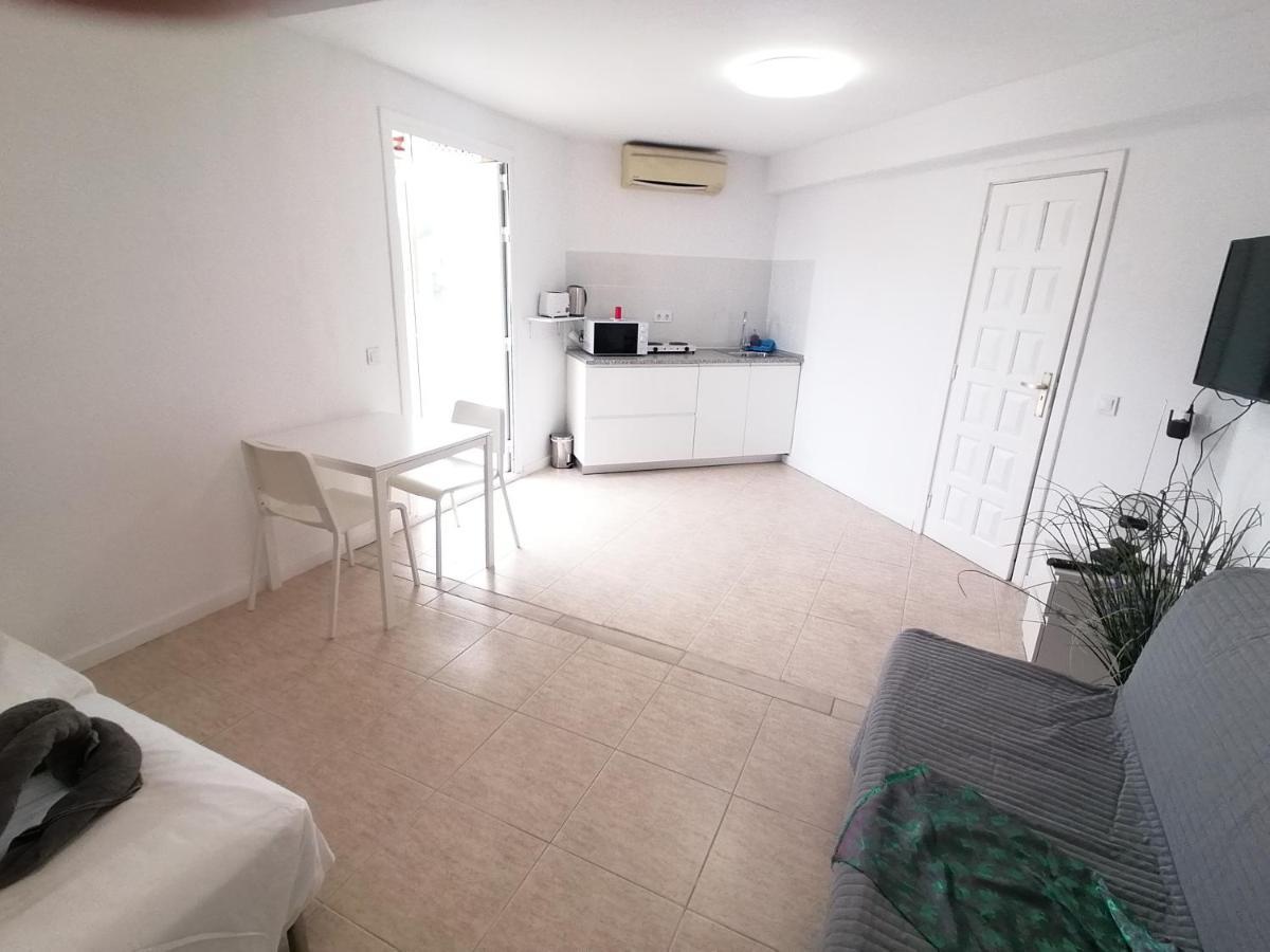 Small Studio, 50 M Front Of The Ocean & Free Wifi Playa Feñabe Eksteriør billede