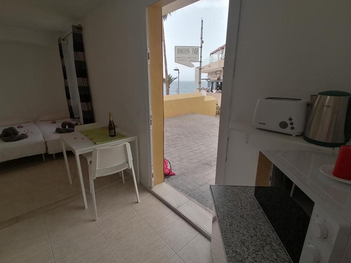 Small Studio, 50 M Front Of The Ocean & Free Wifi Playa Feñabe Eksteriør billede